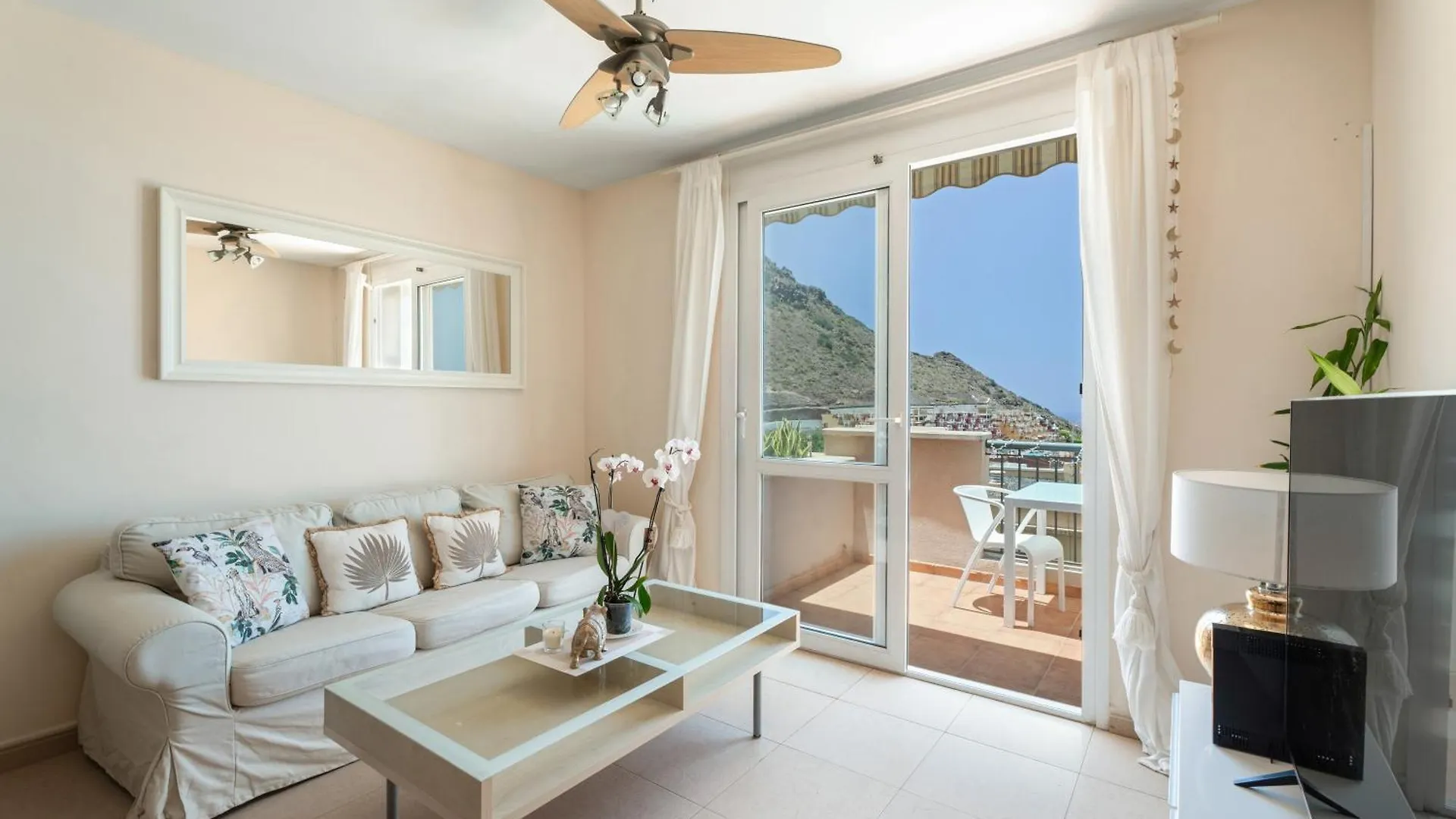 Grand View Apartment Адехе